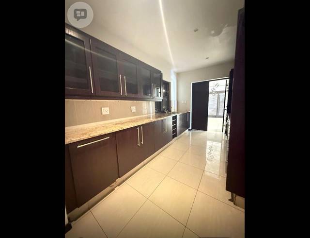 3 BEDROOM TOWNHOUSE FOR SALE IN NORTHCLIFF